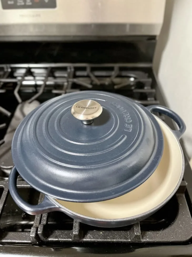 Le Creuset signature dutch oven image 2